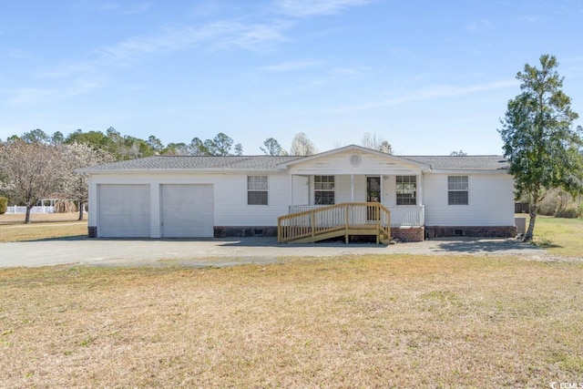 view of front of home with crawl space, a porch, and a front lawn