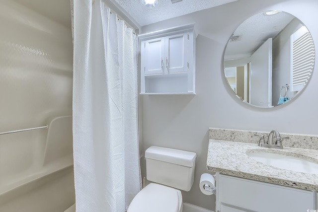 full bath with vanity, visible vents, a textured ceiling, curtained shower, and toilet