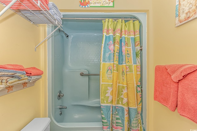 2710 S Ocean Blvd Unit 404, Myrtle Beach, SC 29577 - full bath featuring toilet and shower / tub combo with curtain