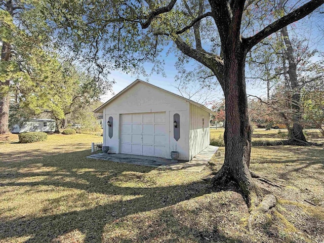 view of detached garage