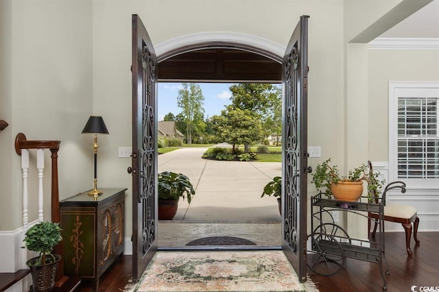9785 Anchor Dr, Longs, SC 29568 - entrance foyer featuring wood finished floors and ornamental molding
