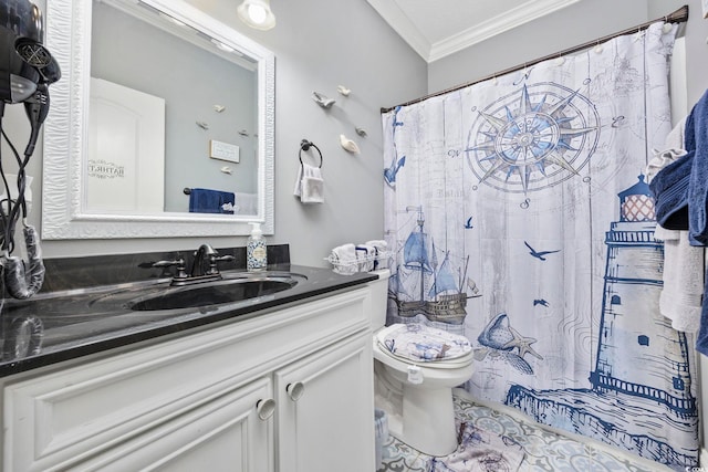 full bath featuring a shower with curtain, vanity, toilet, and crown molding