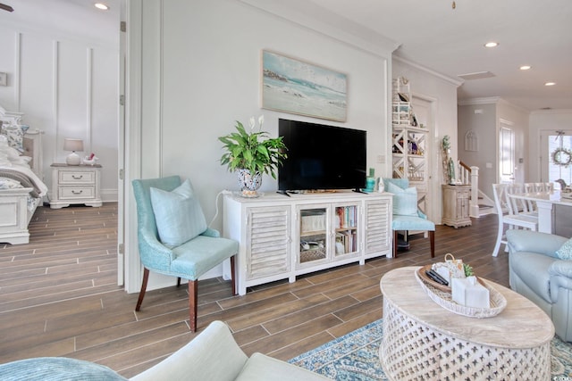 622 Lorenzo Dr Unit 622, North Myrtle Beach, SC 29582 - living area featuring ornamental molding, wood finish floors, and recessed lighting