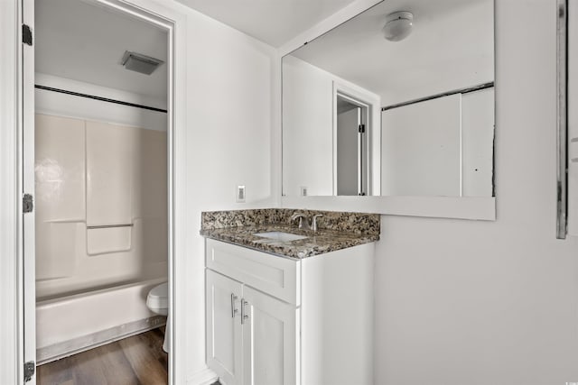 6850 Blue Heron Blvd Unit 205, Myrtle Beach, SC 29588 - bathroom featuring visible vents, toilet, wood finished floors, bathtub / shower combination, and vanity