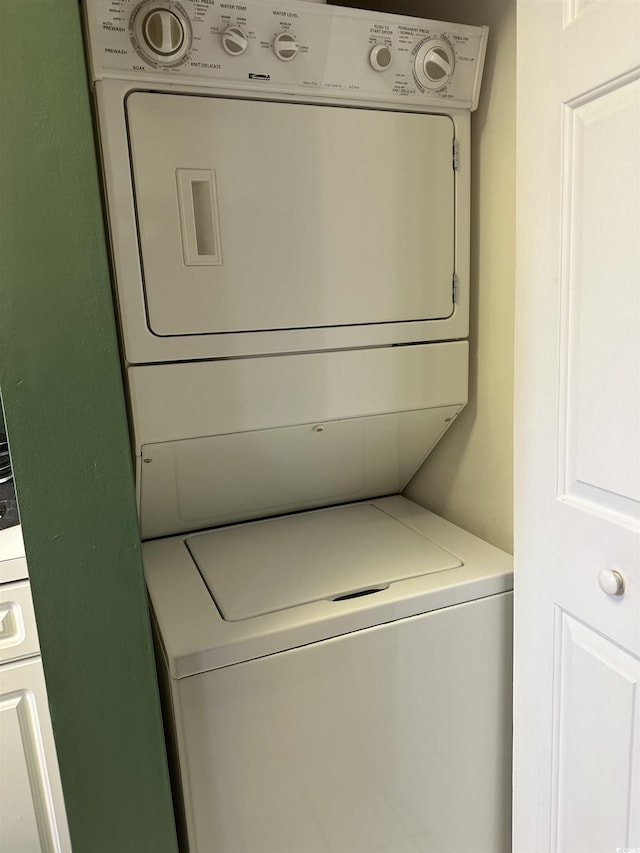 4639 Wild Iris Dr Unit 43-204, Myrtle Beach, SC 29577 - washroom with stacked washer / drying machine