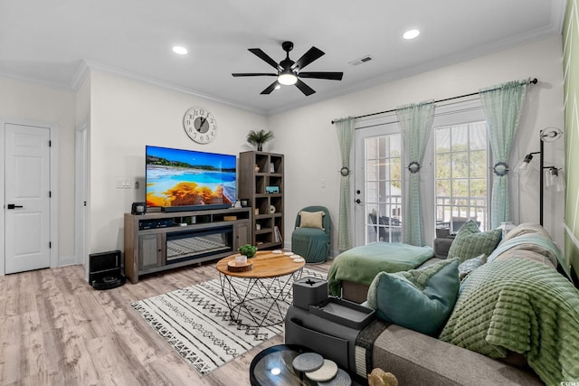 2013 Silvercrest Dr Unit 30-F, Myrtle Beach, SC 29579 - living room featuring light wood-type flooring, ceiling fan, crown molding, and recessed lighting