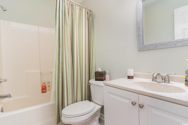 478 Pinehurst Ln Unit 17D, Pawleys Island, SC 29585 - bathroom featuring toilet, vanity, and shower / tub combo with curtain