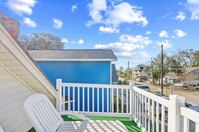 600-B 43rd Ave S, North Myrtle Beach, SC 29582 - balcony with a residential view