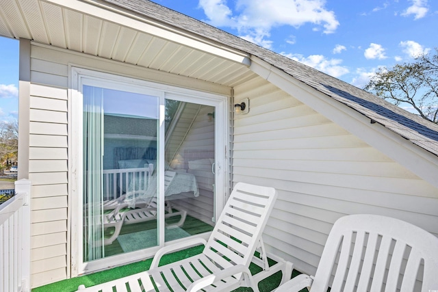 600-B 43rd Ave S, North Myrtle Beach, SC 29582 - property entrance with a shingled roof