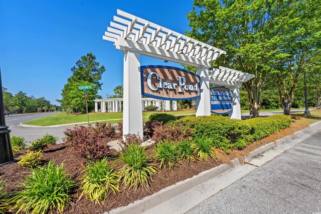 view of community / neighborhood sign
