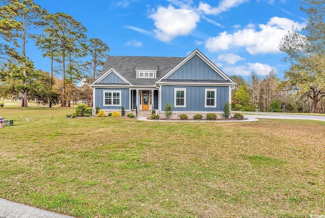 529 Oak Lawn Rd, Georgetown, SC 29440 - craftsman-style house featuring board and batten siding and a front lawn