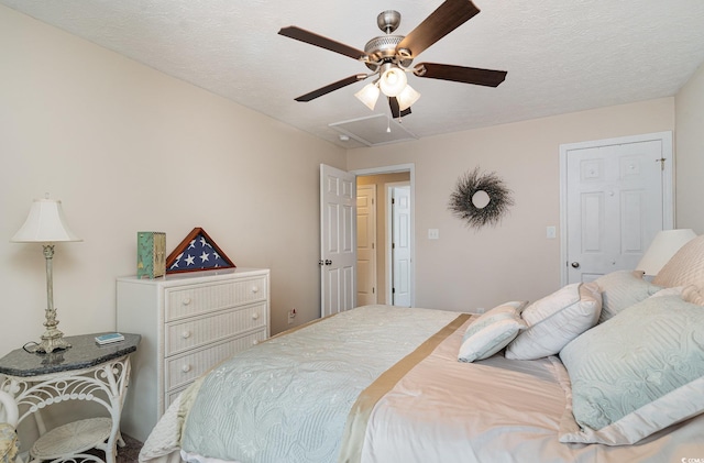 bedroom featuring ceiling fan