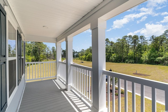 balcony featuring covered porch