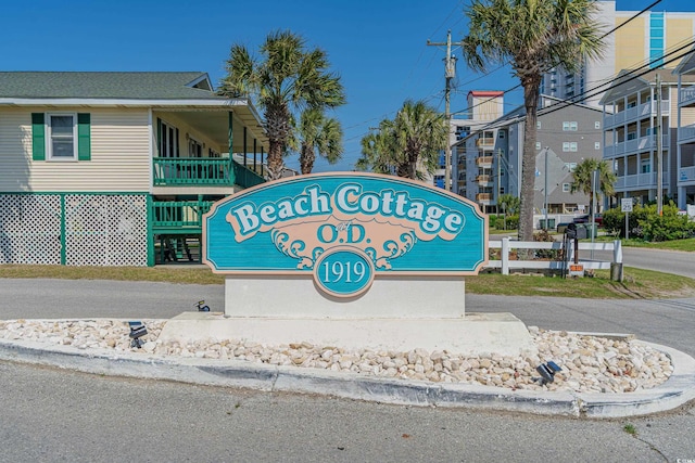 view of community / neighborhood sign
