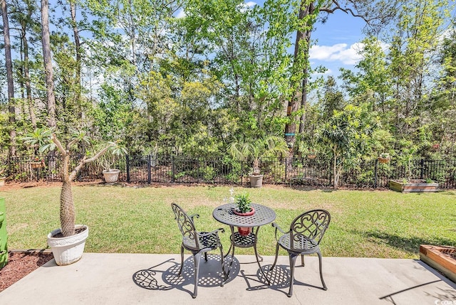 522 Heartland Ct, Murrells Inlet, SC 29576 - view of patio featuring fence