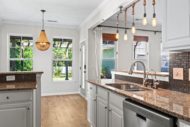 405 Emerson Dr, Myrtle Beach, SC 29579 - kitchen with tasteful backsplash, light wood-type flooring, visible vents, dishwasher, and a sink