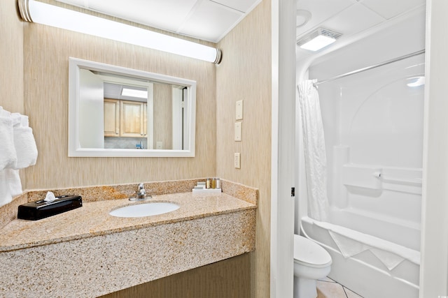 3000 N Ocean Blvd Unit 729, Myrtle Beach, SC 29577 - bathroom with toilet, vanity, and shower / bath combo