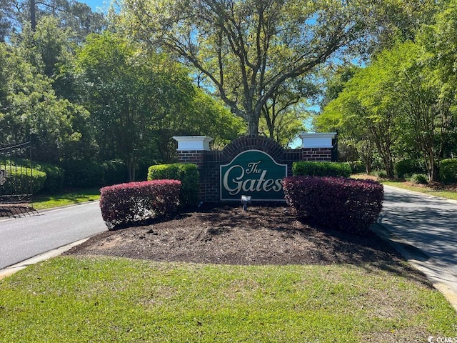 view of community / neighborhood sign