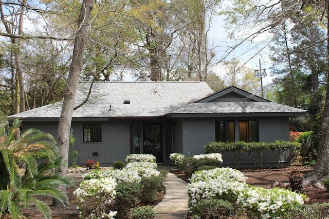 880 Briarwood Dr, Myrtle Beach, SC 29572 - view of front of home with roof with shingles