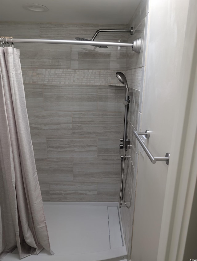 880 Briarwood Dr, Myrtle Beach, SC 29572 - bathroom featuring a tile shower