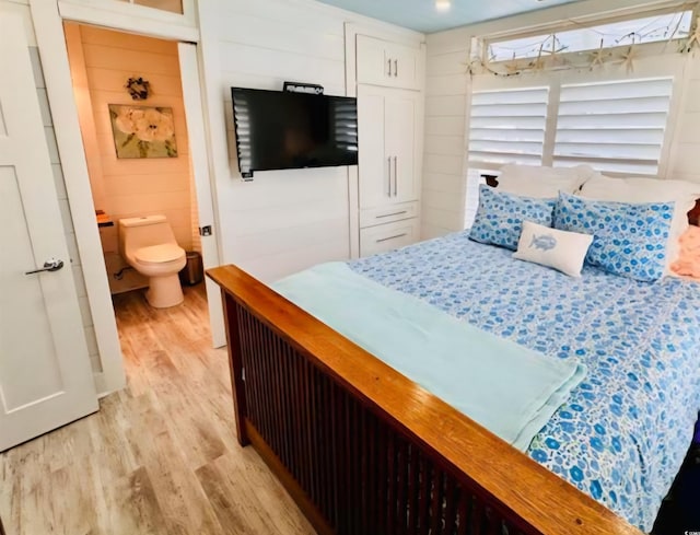 6001-Z55 S Kings Hwy, Myrtle Beach, SC 29575 - bedroom featuring ensuite bath and light wood finished floors