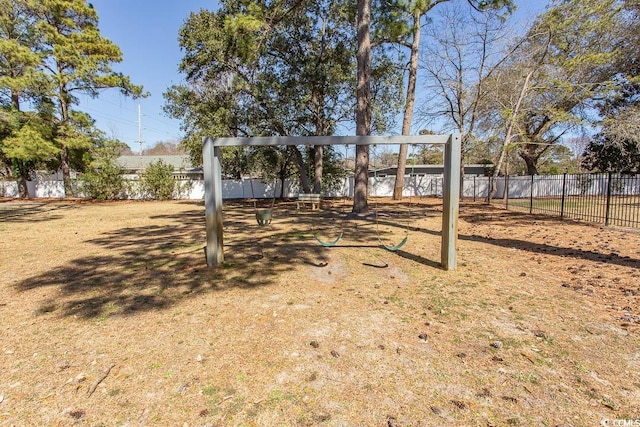 view of yard featuring fence