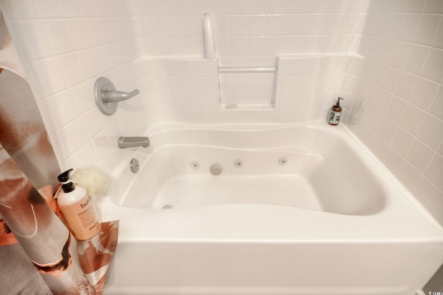 1533 Lanterns Rest Rd Unit 304, Myrtle Beach, SC 29579 - bathroom with a washtub