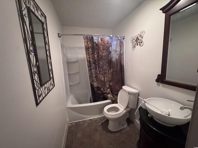 2560 Wise Rd, Conway, SC 29526 - bathroom featuring baseboards, toilet, a textured ceiling, and shower / tub combo
