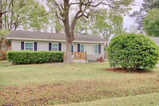 1028 1st Ave S, North Myrtle Beach, SC 29582 - ranch-style house featuring a front lawn