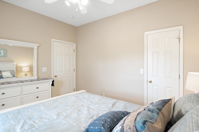 bedroom with ceiling fan