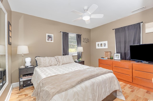 508 Pearl St, Conway, SC 29527 - bedroom with light wood-style flooring, visible vents, and a ceiling fan