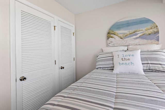 bedroom with a closet