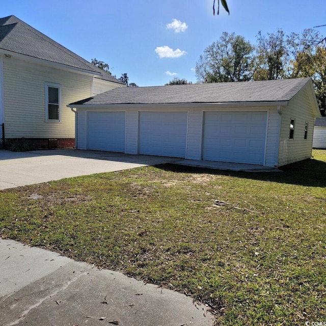 view of detached garage