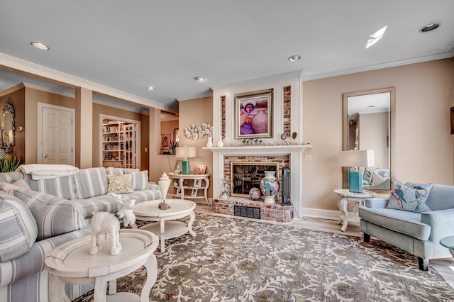 living room with crown molding, recessed lighting, baseboards, and wood finished floors