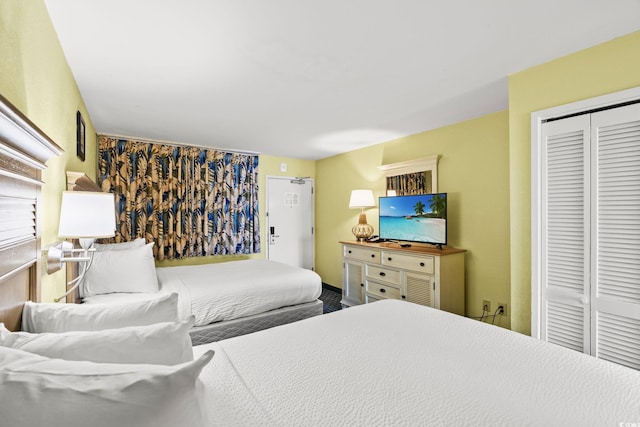 2401 S Ocean Blvd S Unit 267, Myrtle Beach, SC 29577 - bedroom featuring a closet