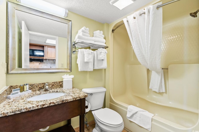 2401 S Ocean Blvd S Unit 267, Myrtle Beach, SC 29577 - full bath featuring a textured ceiling, toilet, shower / bath combination with curtain, and vanity