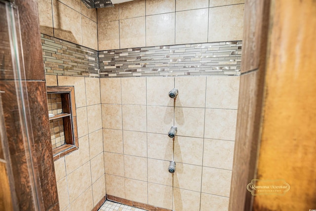 4391 Party Pines Rd, Conway, SC 29526 - bathroom featuring tiled shower