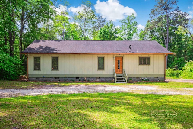 4391 Party Pines Rd, Conway, SC 29526 - view of front of house with entry steps, a shingled roof, a front yard, and crawl space