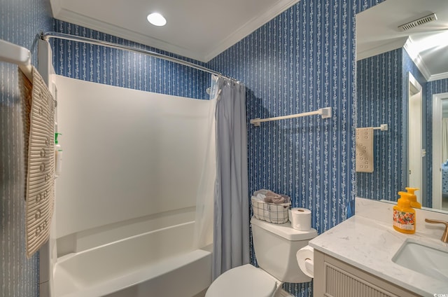 full bath with crown molding, visible vents, and wallpapered walls