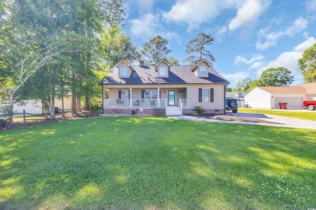 new england style home featuring covered porch, crawl space, roof with shingles, and a front lawn