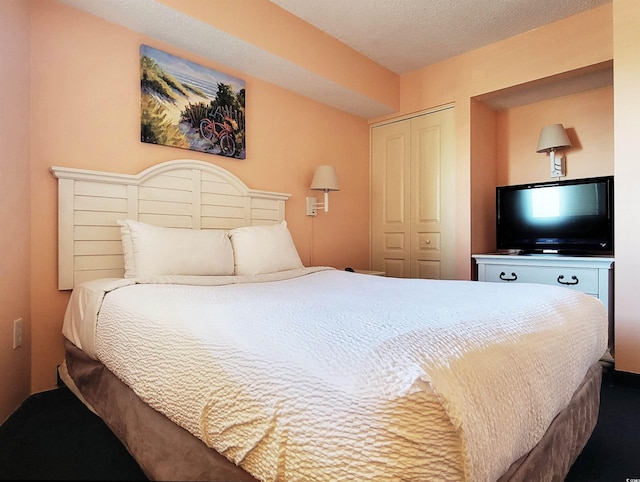 bedroom featuring a closet