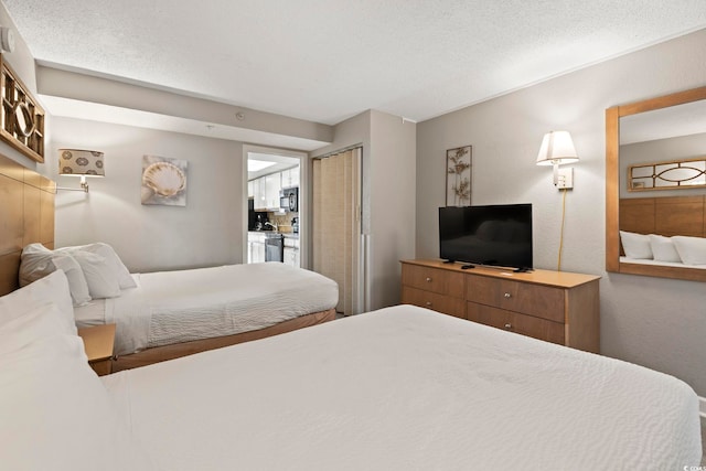 bedroom with a closet