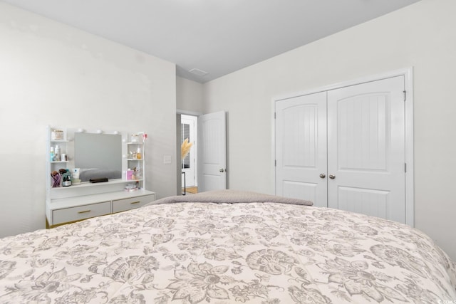 bedroom with a closet