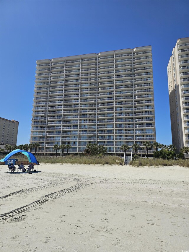 view of apartment building / complex