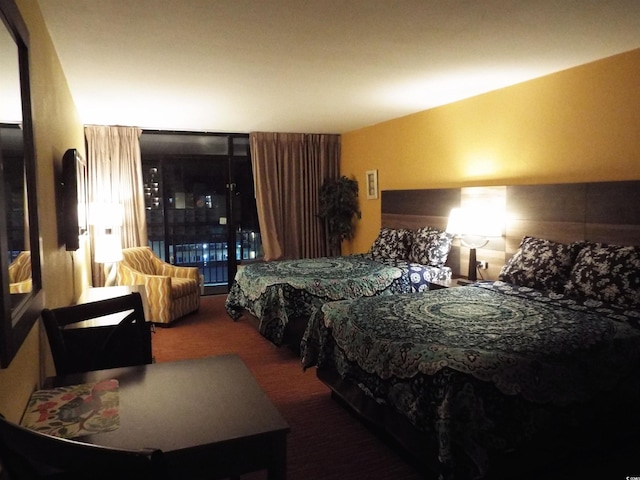 bedroom with carpet flooring