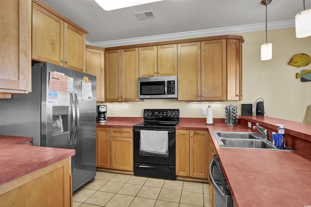 kitchen featuring crown molding, appliances with stainless steel finishes, a sink, light tile patterned floors, and visible vents