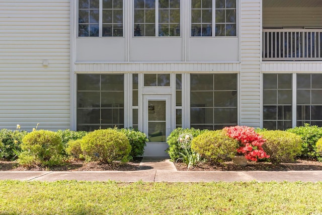 view of exterior entry