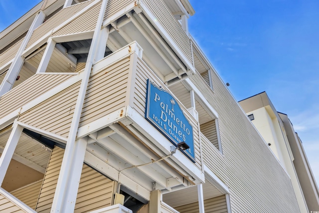 view of property exterior