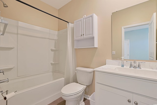 full bathroom featuring toilet, baseboards, shower / bath combination with curtain, and vanity