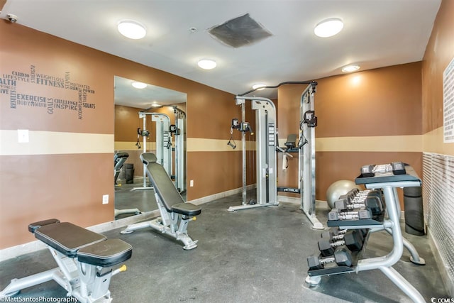 workout area with baseboards